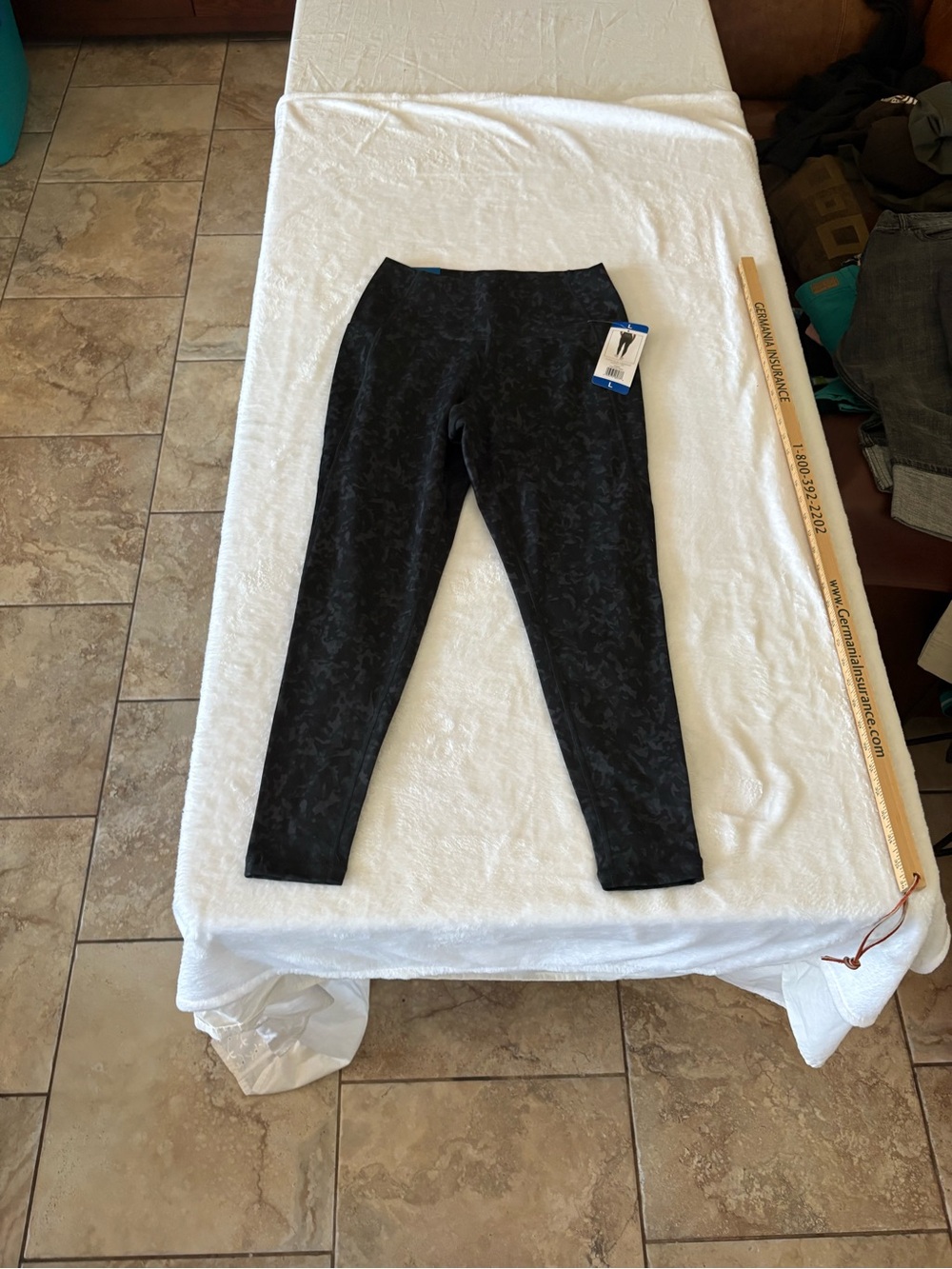 New Danskin Black Subtle Patterned Women’s Active Leggings